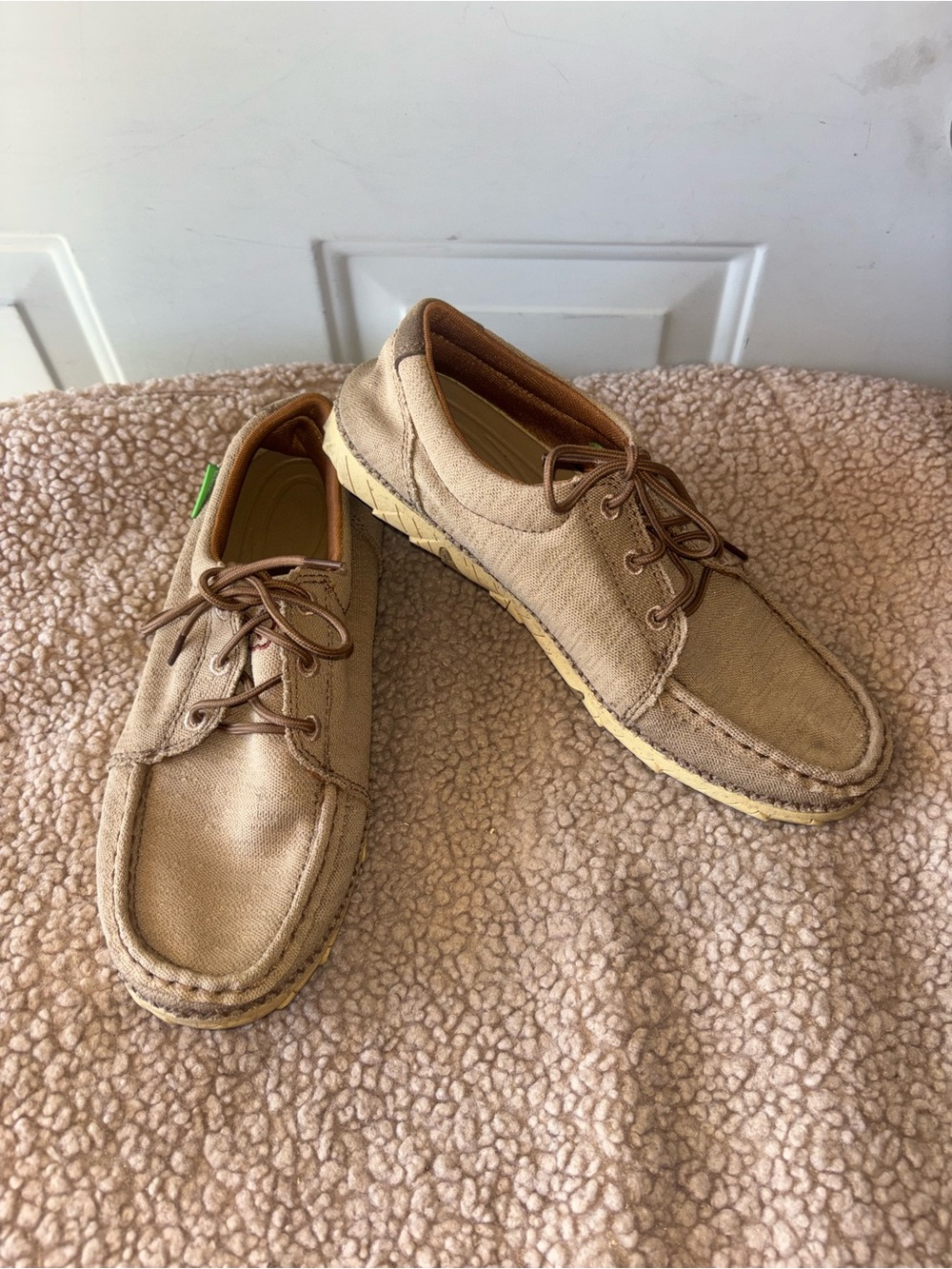 Twisted X tan canvas shoes size 9 M